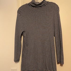 Gap 3/4 Sleeve Turtleneck